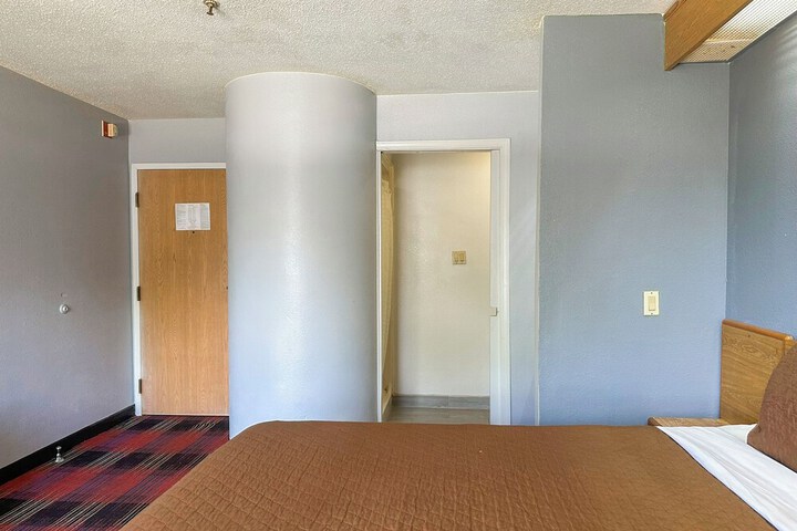 Classic Inn by Townhouse American Way Memphis I 240