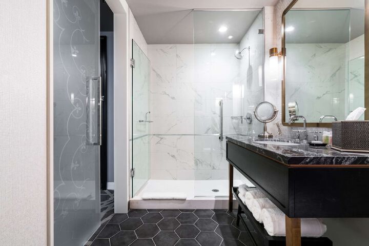 LondonHouse Chicago Curio Collection by Hilton