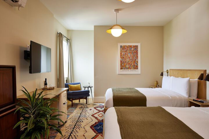 Room 14 of 32