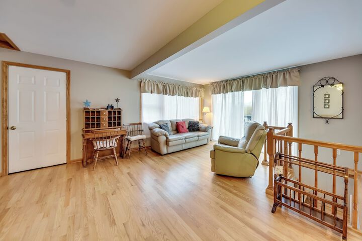 Salem Vacation Home w / Dock: Steps to Paddock Lake