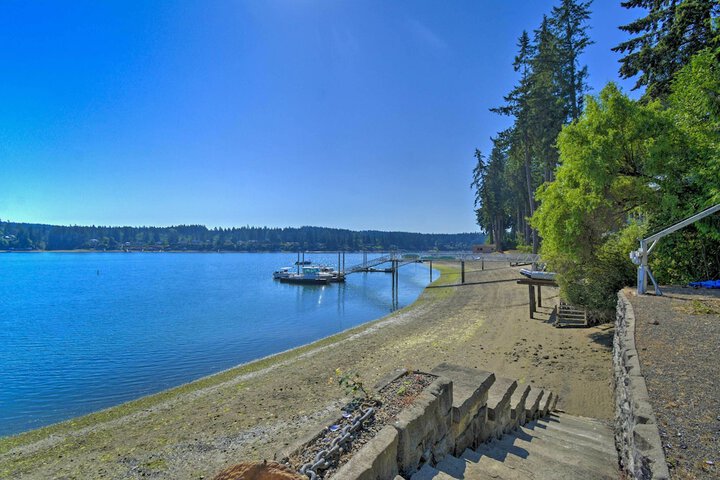 Waterfront Gig Harbor Home w / Furnished Deck