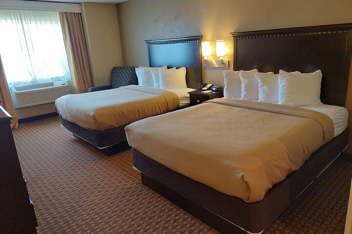 Room 51 of 76