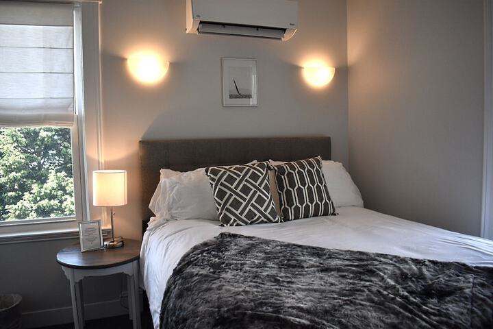 Room 142 of 183