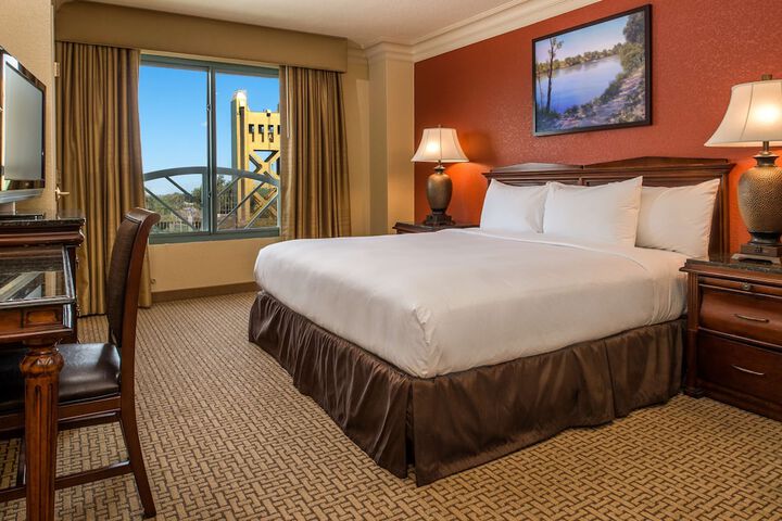 Room 34 of 108
