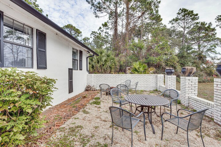 Steps to Beach: Carrabelle Family Home w / Patio!