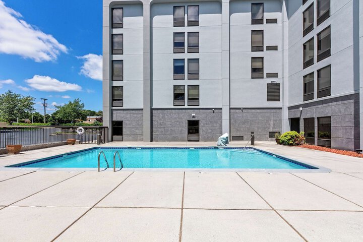 Pool 8 of 40