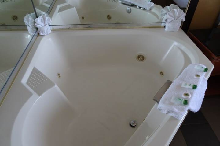 Hot Tub 74 of 75