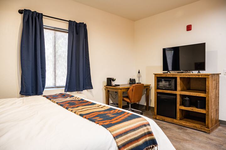 Room 6 of 13
