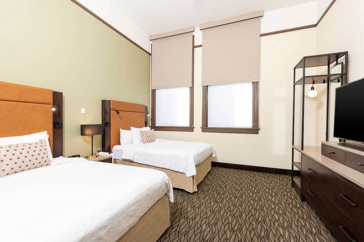 Room 16 of 39
