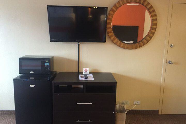 Room 27 of 48