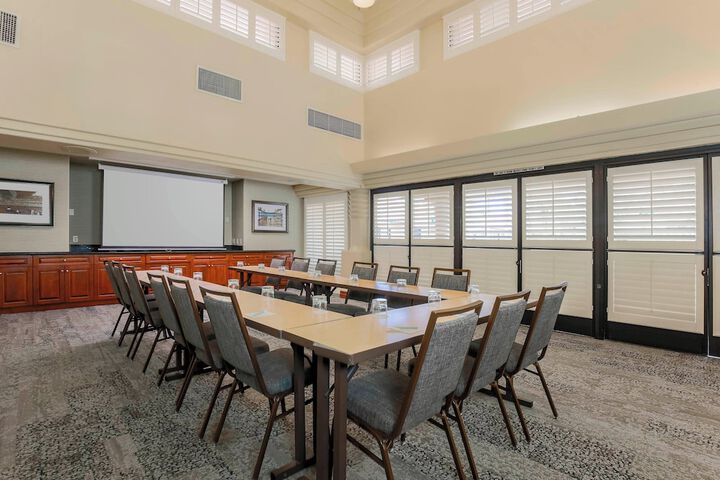 Courtyard by Marriott San Diego Del Mar / Solana Beach