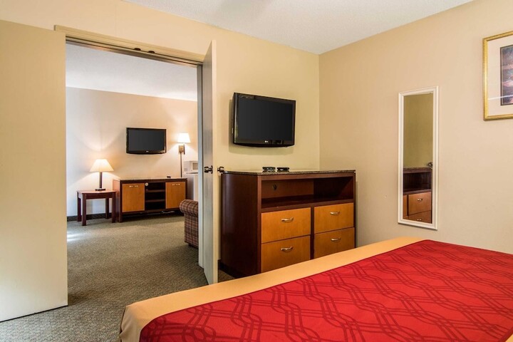 Room 16 of 33