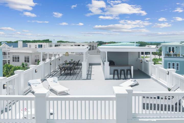 1 Block to Beach Newly Renovated 6bdr w / Rooftop Views Sand Dune by Avantstay
