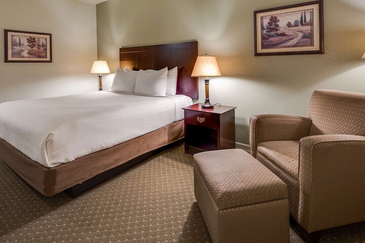 Best Western Plus Bayshore Inn