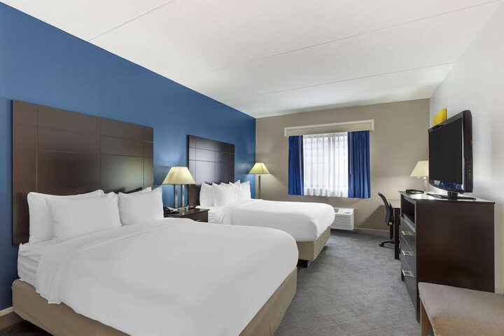 Room 17 of 35