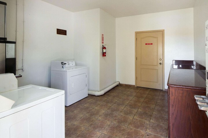 Room 24 of 46