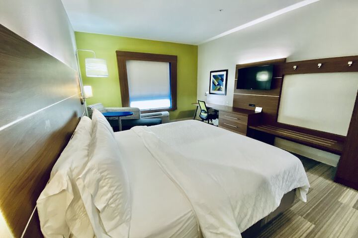 Room 47 of 62