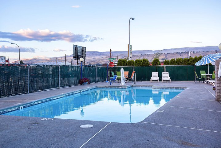 Pool 6 of 27