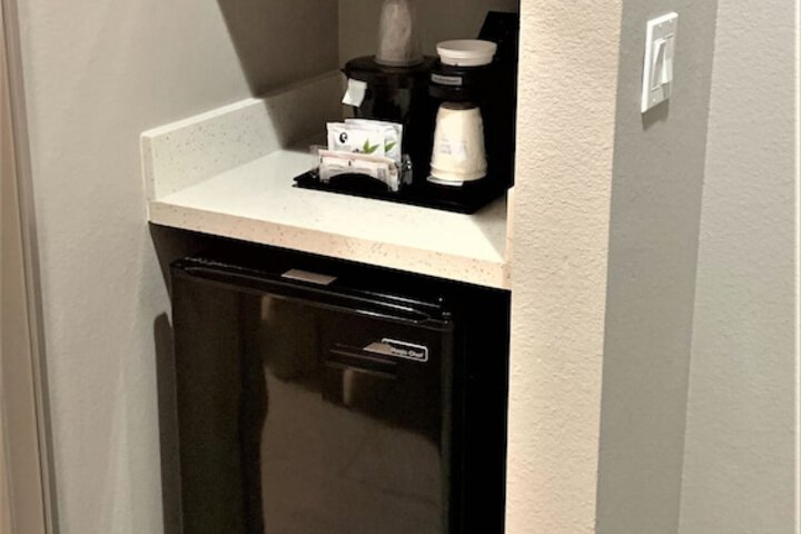La Quinta Inn & Suites by Wyndham DFW Airport West-Glade