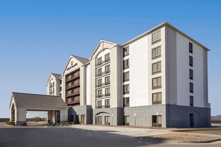 Hotel 3 of 35