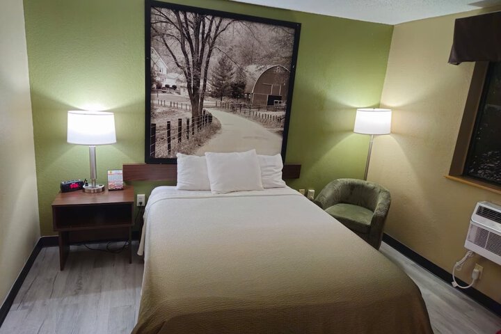 Super 8 by Wyndham Youngstown / Austintown