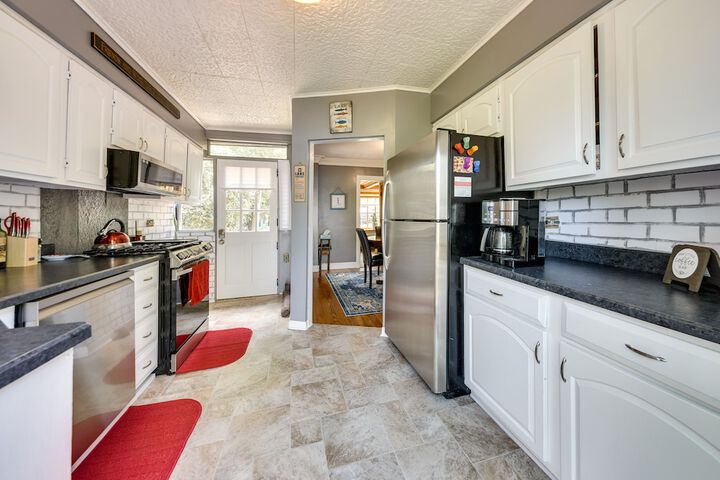 Waterfront Fox Lake Vacation Rental w / Fire Pit!