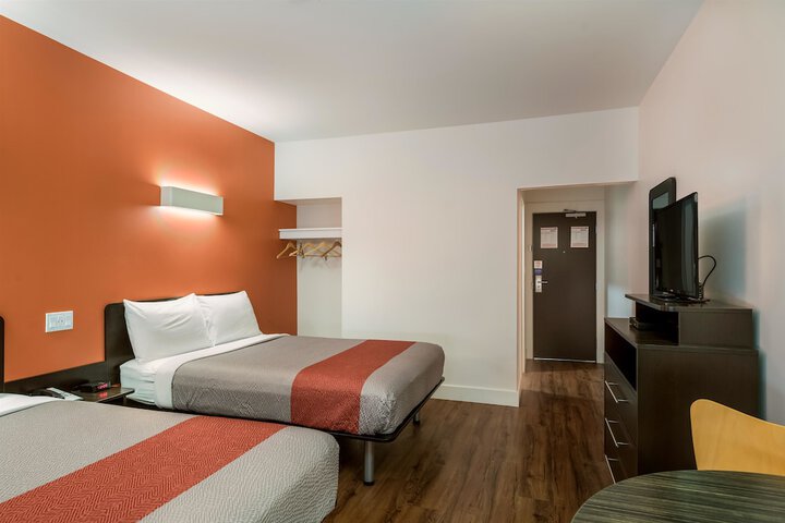 Room 12 of 43