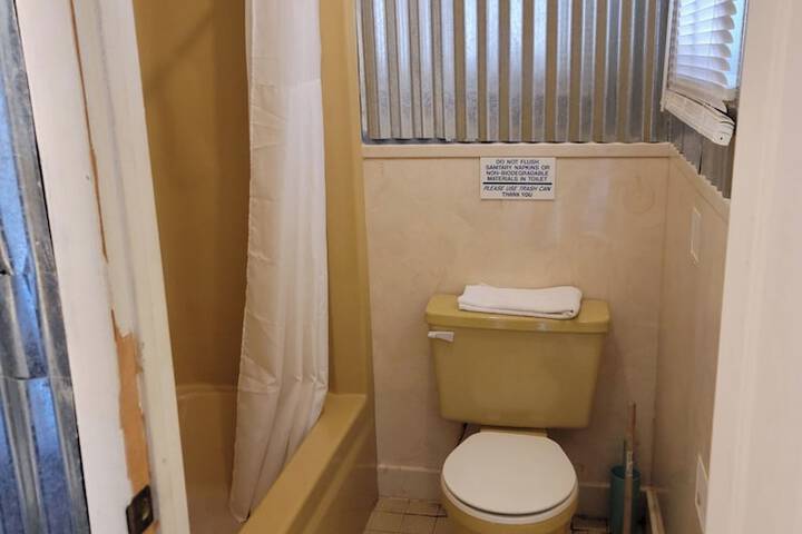 Room 8 of 36