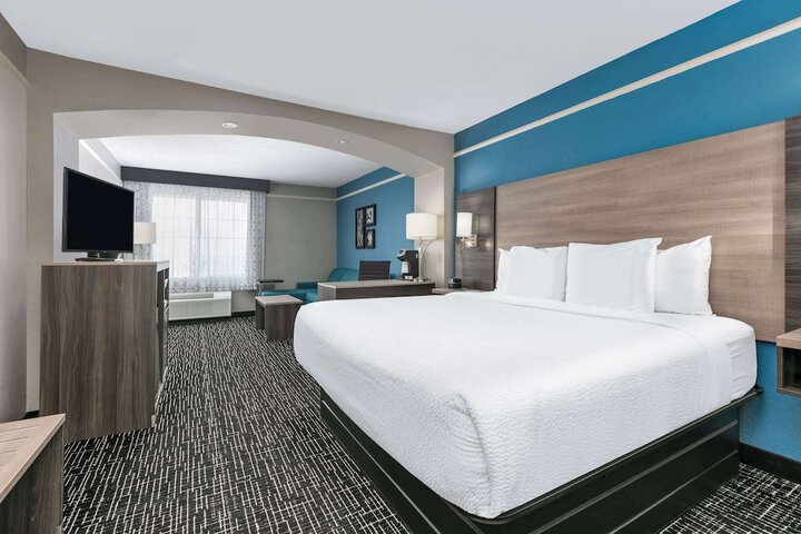 La Quinta Inn & Suites by Wyndham Weatherford