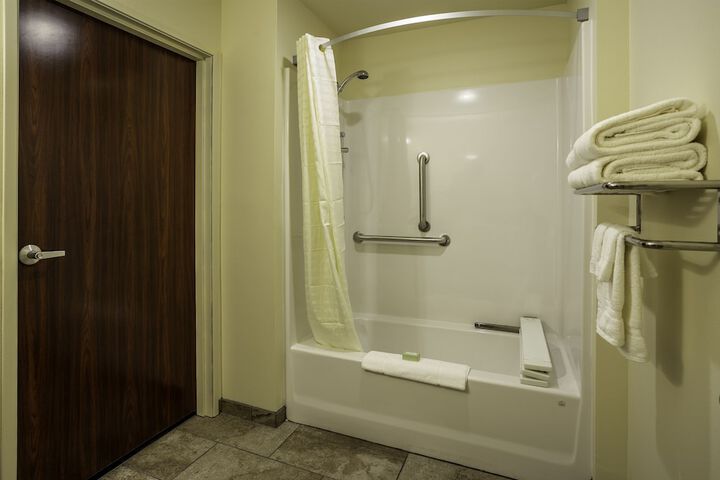 Room 32 of 48