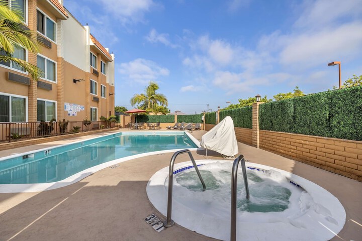 Pool 5 of 32