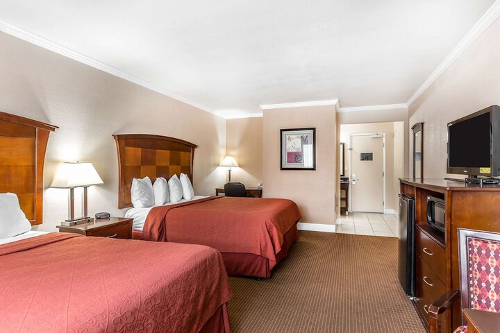 Room 32 of 45
