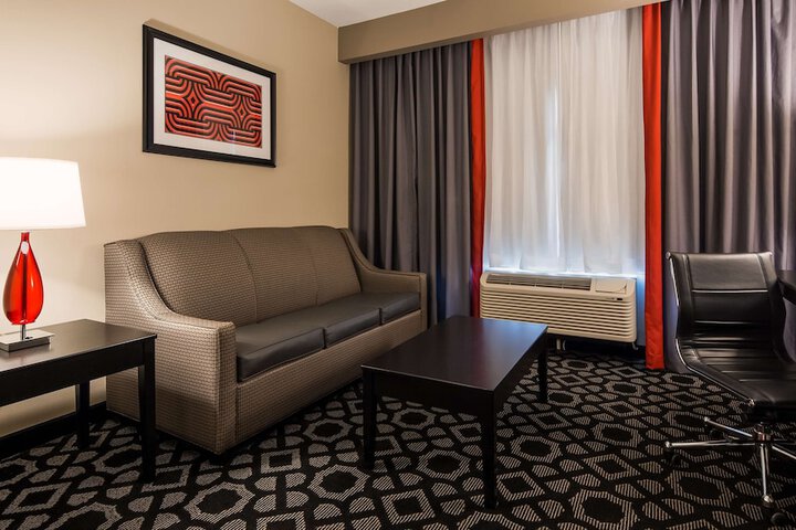 Room 5 of 11