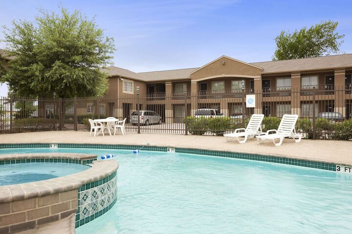 Pool 4 of 13