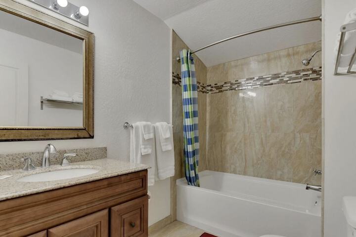 Room 15 of 28