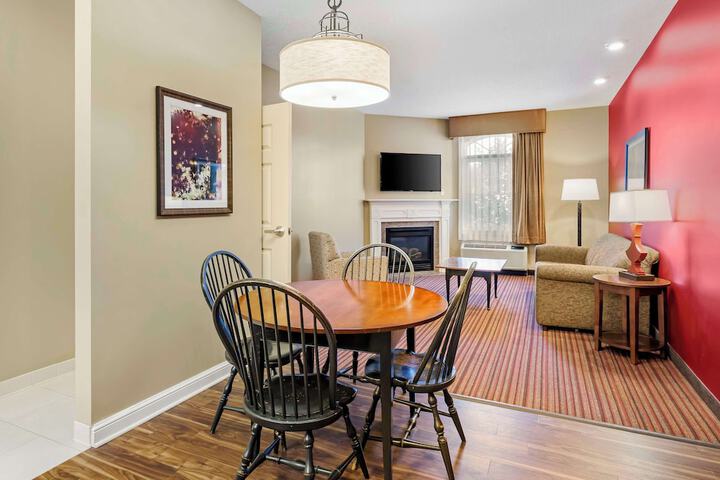 Best Western Plus Dutch Haus Inn and Suites