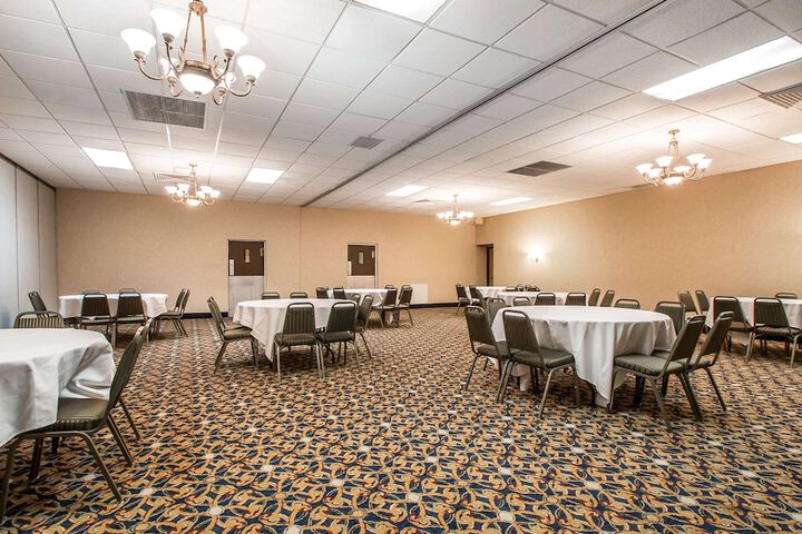 Quality Inn Morris I-80