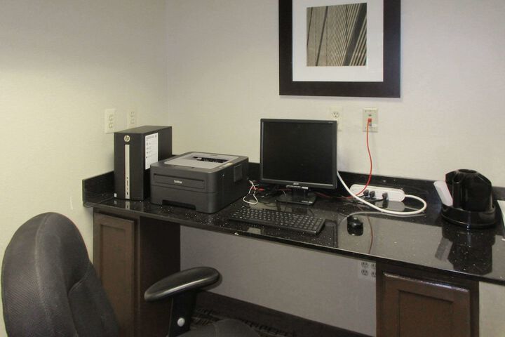Business Center 24 of 26