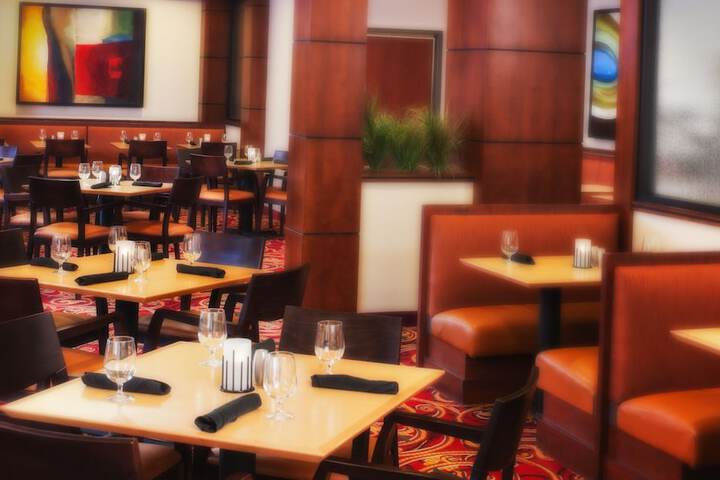 Dining 39 of 45