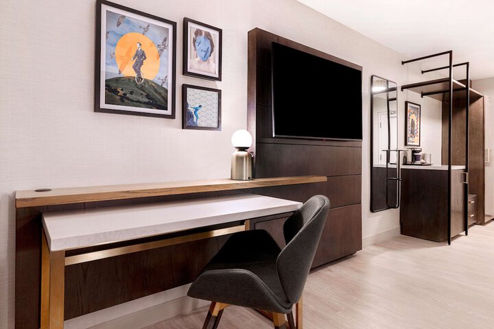 Room 44 of 82