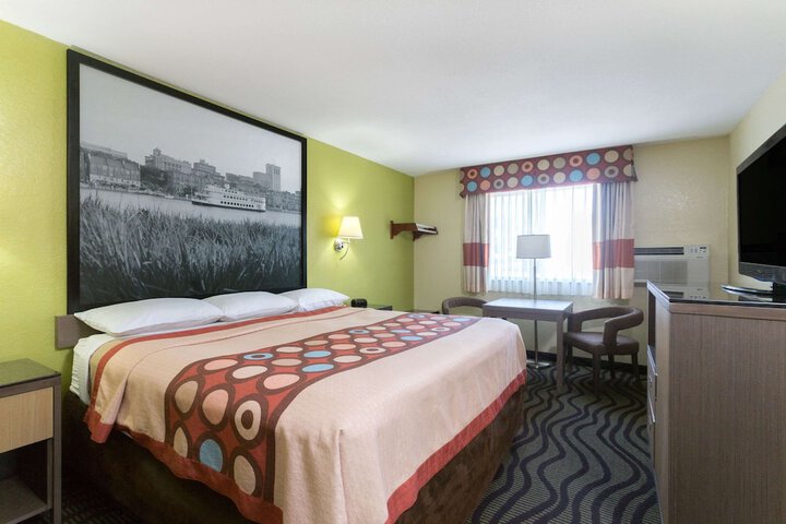 Room 9 of 20