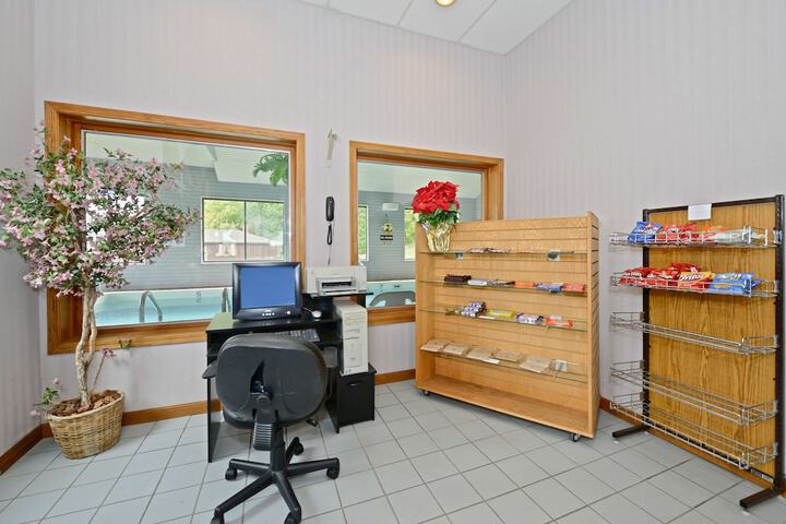Business Center 9 of 9