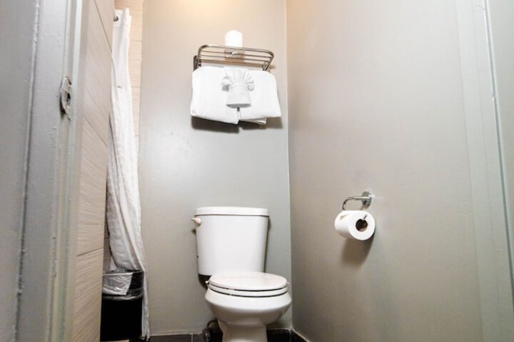 Room 30 of 63