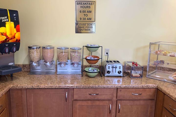 Breakfast/Coffee Service 40 of 44