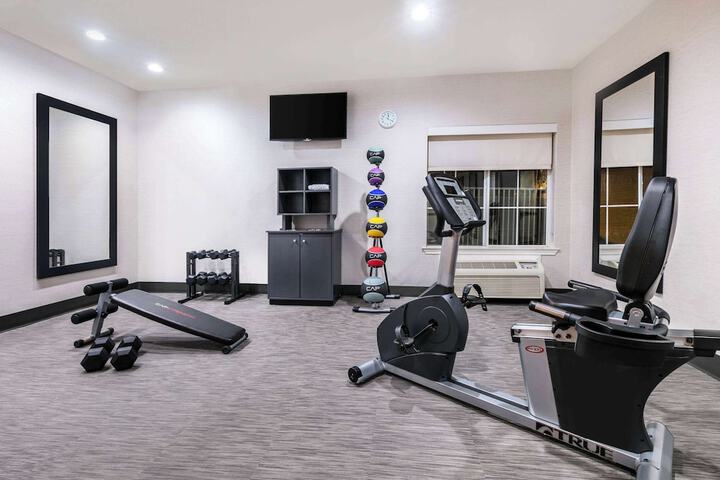 La Quinta Inn & Suites by Wyndham Fredericksburg