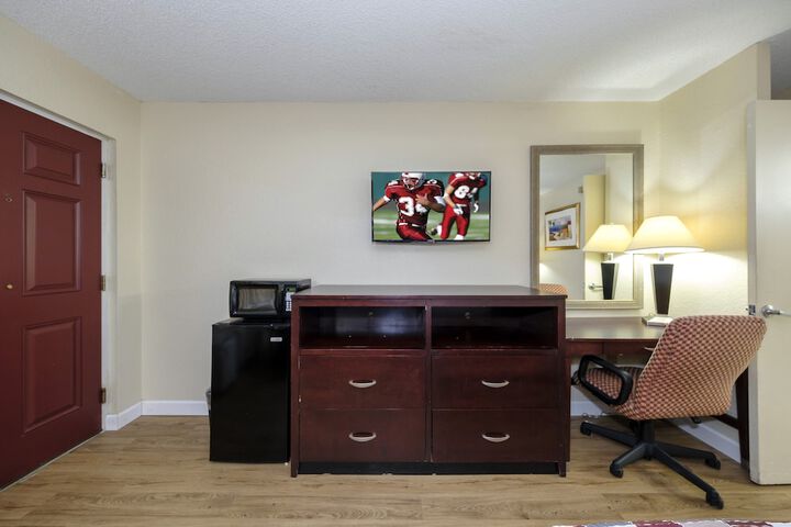 Room 12 of 33
