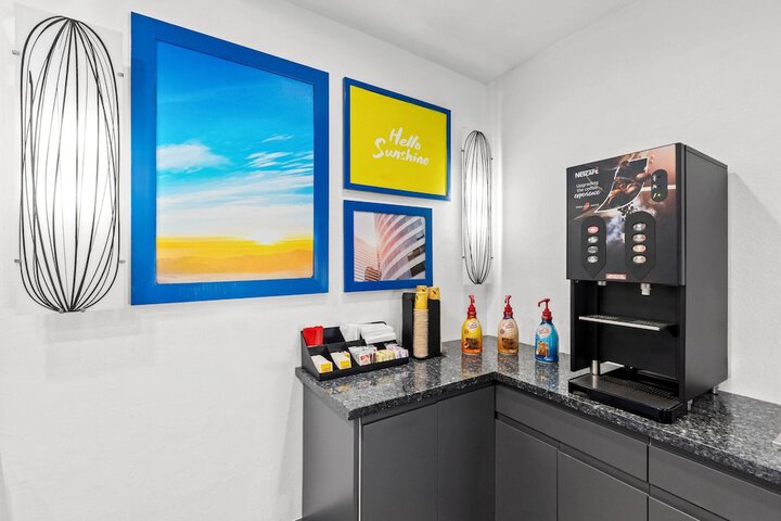 Days Inn by Wyndham San Francisco S / Oyster Point Airport