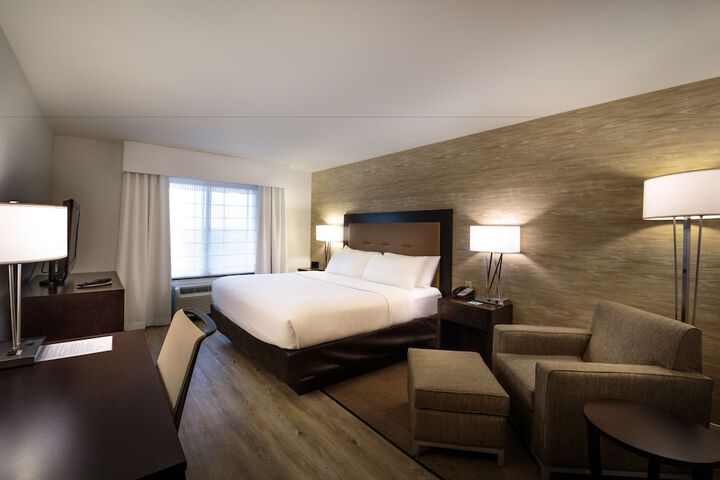 Room 52 of 80