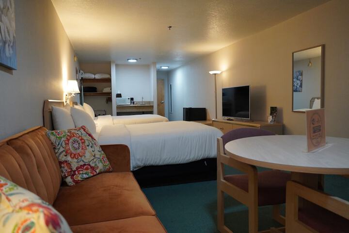 Timberland Inn & Suites