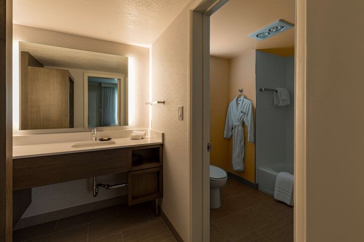 Room 42 of 51